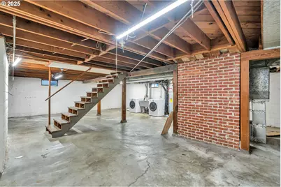 11356 NE Glisan St, Portland, OR 97220 - Photo 23