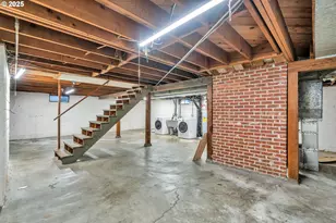 11356 NE Glisan St, Portland, OR 97220 - Photo 23