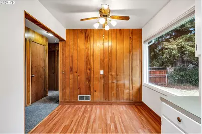 11356 NE Glisan St, Portland, OR 97220 - Photo 9