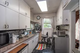 169 SE Houck Ave, Roseburg, OR 97470 - Photo 11