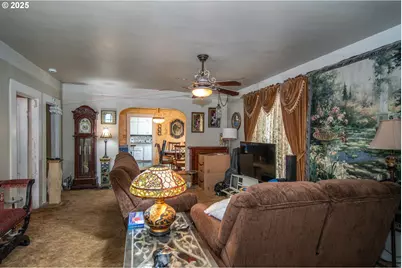 169 SE Houck Ave, Roseburg, OR 97470 - Photo 3