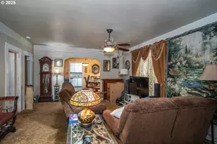 169 SE Houck Ave, Roseburg, OR 97470 - Photo 3