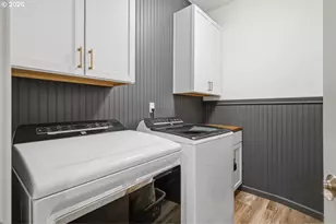 2255 Crestview Dr, West Linn, OR 97068 - Photo 37