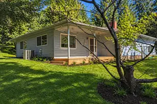 1102 Hillside Dr, Cottage Grove, OR 97424 - Photo 3