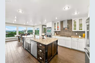 13876 SE Mountain Crest Dr, Happy Valley, OR 97086 - Photo 5