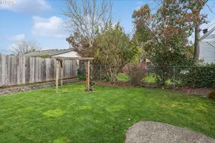 384 W Dartmouth St, Gladstone, OR 97027 - Photo 25