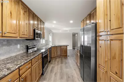 675 N 16th St, Cottage Grove, OR 97424 - Photo 13