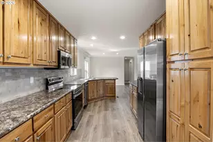 675 N 16th St, Cottage Grove, OR 97424 - Photo 13