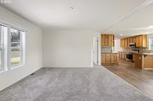 675 N 16th St, Cottage Grove, OR 97424 - Photo 9