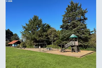 277 N Dolphin St, Rockaway Beach, OR 97136 - Photo 29