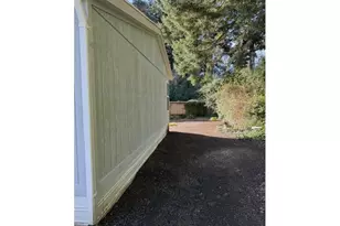 530 Shorepines Ct, Coos Bay, OR 97420 - Photo 3