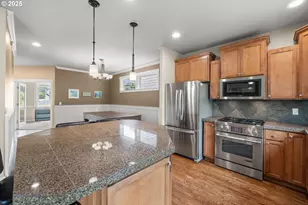 13243 SE Buford Ct, Portland, OR 97236 - Photo 9