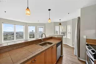 410 NW Uptown Terrace, Portland, OR 97210 - Photo 17