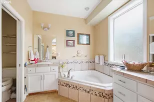 2408 SW Oakwood Dr, Dallas, OR 97338 - Photo 15