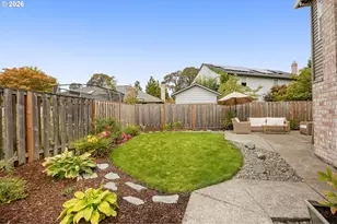 651 NE Kathleen Ct, Hillsboro, OR 97124 - Photo 31