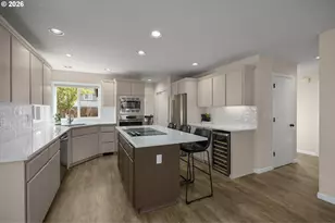 651 NE Kathleen Ct, Hillsboro, OR 97124 - Photo 11