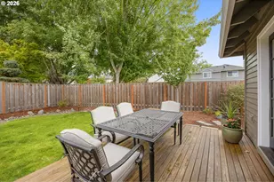 651 NE Kathleen Ct, Hillsboro, OR 97124 - Photo 33