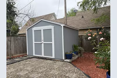 2725 Mallory Ln, Eugene, OR 97401 - Photo 33