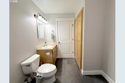 2725 Mallory Ln, Eugene, OR 97401 - Photo 17