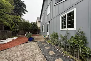 2725 Mallory Ln, Eugene, OR 97401 - Photo 31
