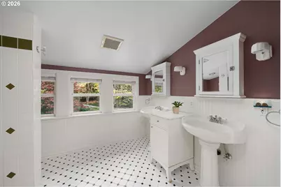 7855 SW 6th Ave, Portland, OR 97219 - Photo 33