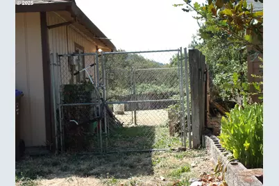 353 Donald Ter, Myrtle Creek, OR 97457 - Photo 3