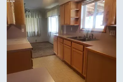 813 Couch Ave, Wallowa, OR 97885 - Photo 9