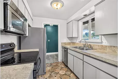 513 SW Diane St, Castle Rock, WA 98611 - Photo 9