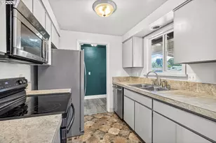 513 SW Diane St, Castle Rock, WA 98611 - Photo 9