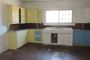 314 NW 2nd St, Grass Valley, OR 97029 - Photo 19