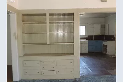 314 NW Second St, Grass Valley, OR 97029 - Photo 13