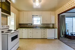 1345 Oak Dr, Eugene, OR 97404 - Photo 15