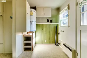 1345 Oak Dr, Eugene, OR 97404 - Photo 17