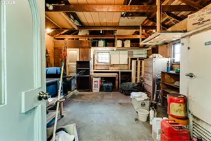 1345 Oak Dr, Eugene, OR 97404 - Photo 7