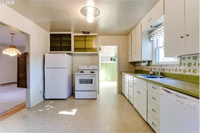 1345 Oak Dr, Eugene, OR 97404 - Photo 13
