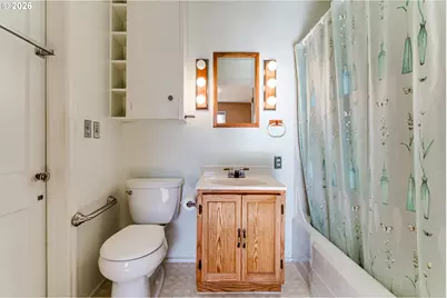 1345 Oak Dr, Eugene, OR 97404 - Photo 21
