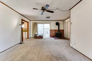 1345 Oak Dr, Eugene, OR 97404 - Photo 9