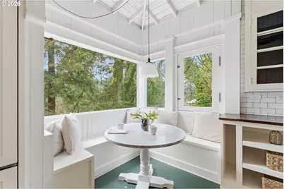 1767 SW Prospect Dr, Portland, OR 97201 - Photo 9