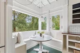 1767 SW Prospect Dr, Portland, OR 97201 - Photo 9