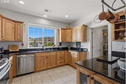 200 Rainbow Ridge Ave, Roseburg, OR 97471 - Photo 17