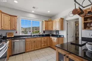 200 Rainbow Ridge Ave, Roseburg, OR 97471 - Photo 17