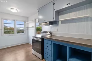 900 Cascade Dr, Salem, OR 97304 - Photo 11