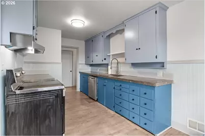 900 Cascade Dr, Salem, OR 97304 - Photo 9