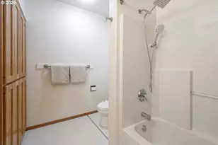 2205 Parker Pl, Eugene, OR 97402 - Photo 15