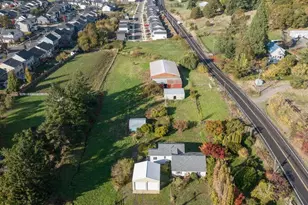 4101 NE Terrace Dr, Newberg, OR 97132 - Photo 3