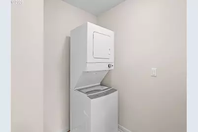 138 NE 109th Ave, Portland, OR 97220 - Photo 27