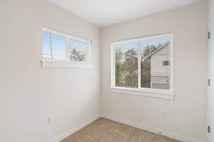 138 NE 109th Ave, Portland, OR 97220 - Photo 25