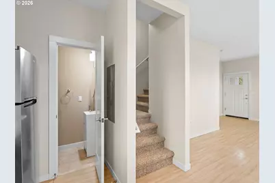 138 NE 109th Ave, Portland, OR 97220 - Photo 17