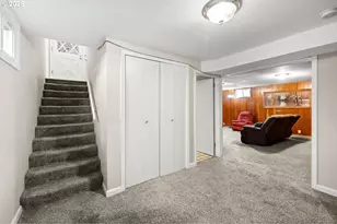 356 NE 108th Pl, Portland, OR 97220 - Photo 15