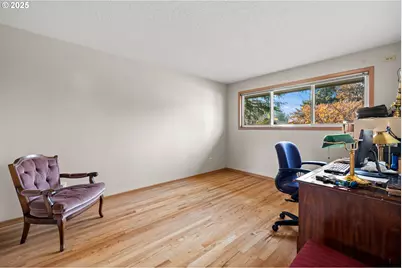 356 NE 108th Pl, Portland, OR 97220 - Photo 9